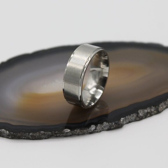 Silver tone ring band 8mm wide - Picture 2 of 5